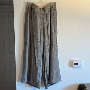 Gray, fully liked palazzo pants. Apt 9. Size Large.